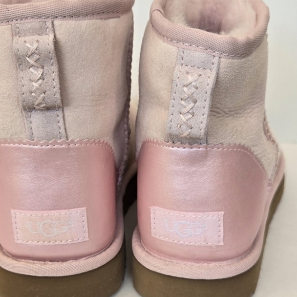 UGG Soft Pink Women's Slip On Winter Boots - Picture 2 of 5